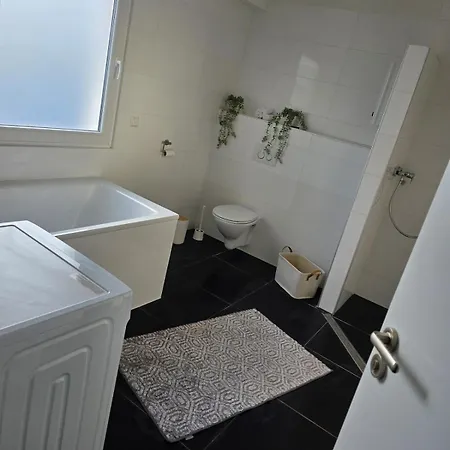 Apartment Lira *